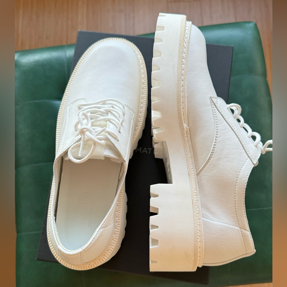 Real leather Vic Matie White Lace-Up Flats, new, made in Italy, eu 39, us 9